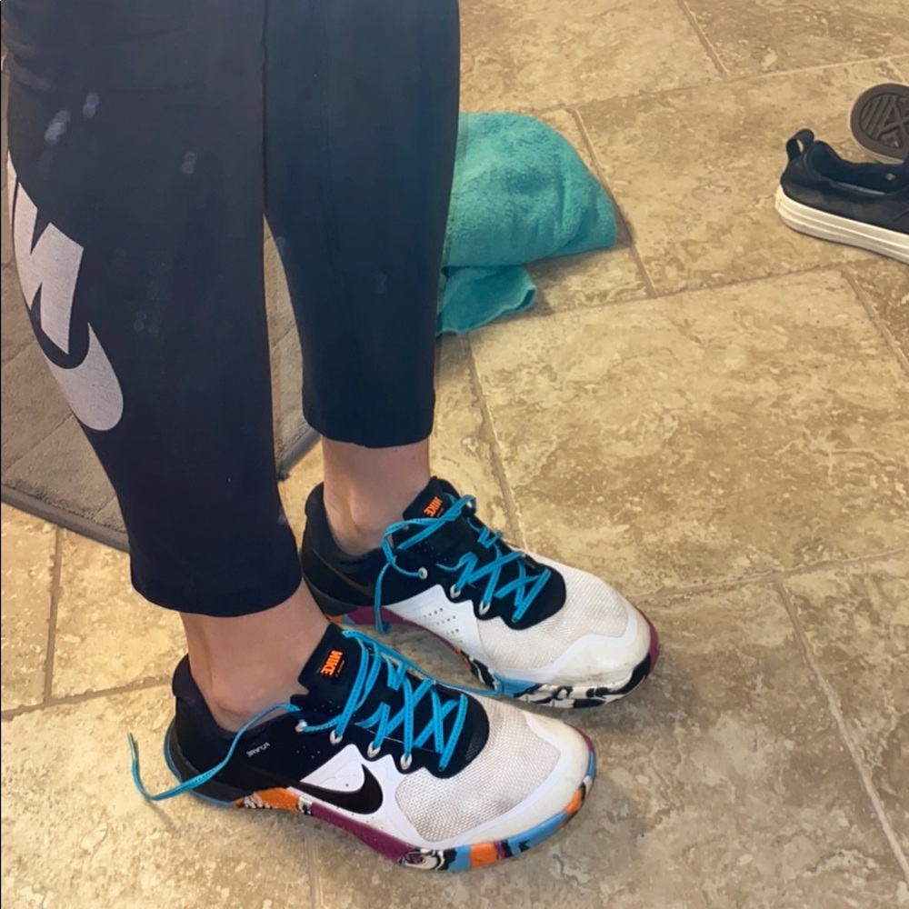 Used Women’s Nike Metcon shoes